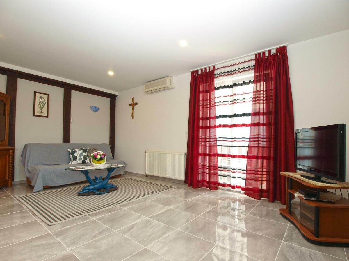 Apartments Dragica 1251 Fazana Bagian luar foto